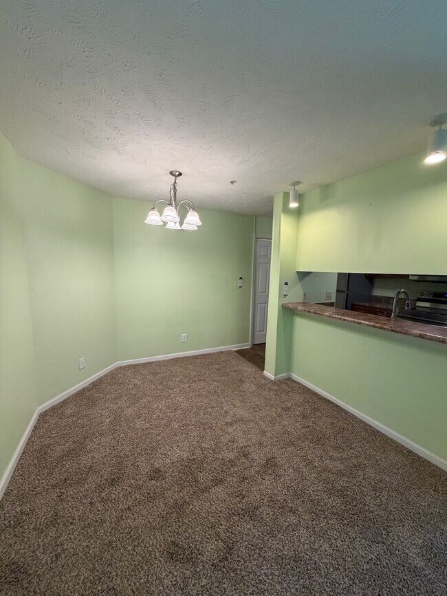 Building Photo - 341 Waterdown Dr