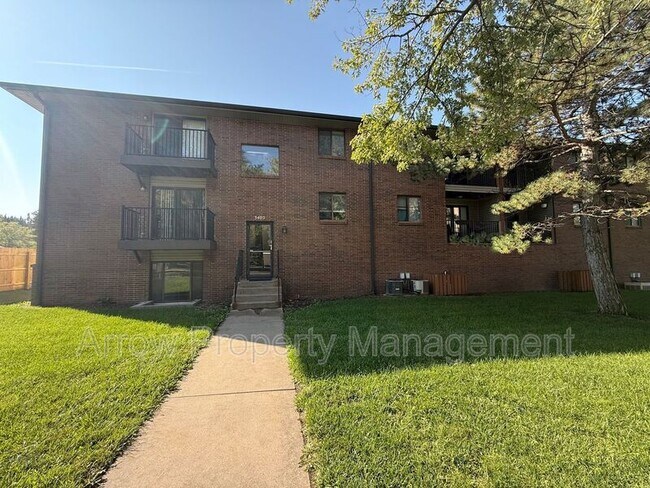 Building Photo - 3405 Holdrege St