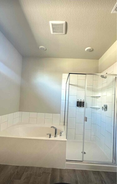 Building Photo - 4740 Dewy Rose Ln