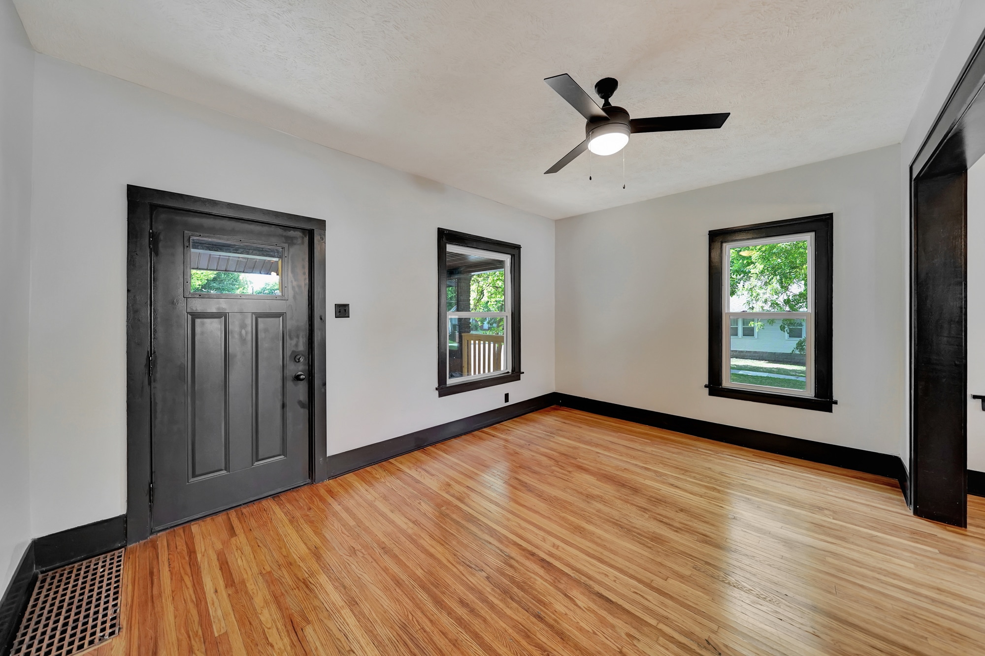 Building Photo - 2429 S 13th St