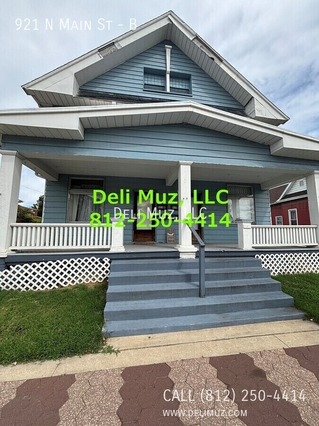 Building Photo - 921 N Main St