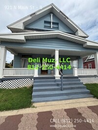 Building Photo - 921 N Main St