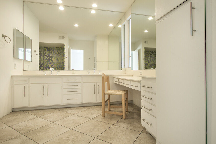 Building Photo - 501 Desert Lakes Cir