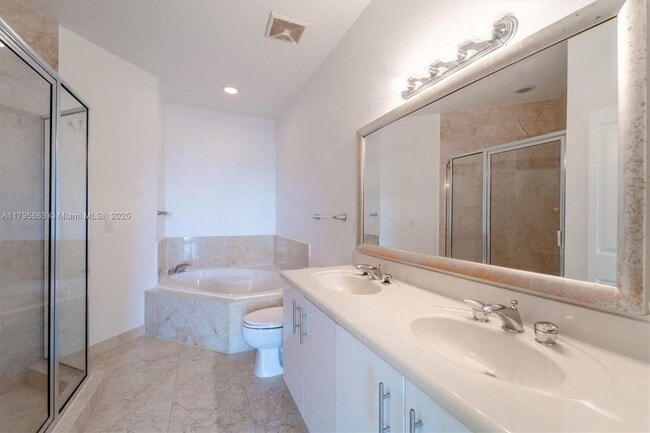 Building Photo - 7910 Harbor Island Dr