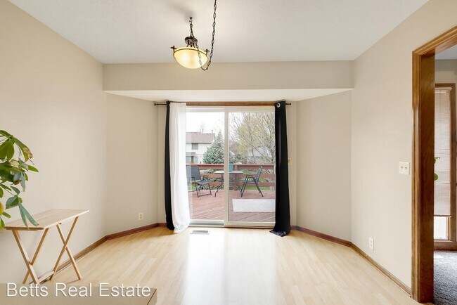 Building Photo - 3 br, 3 bath House - 6328 N. 105th Street