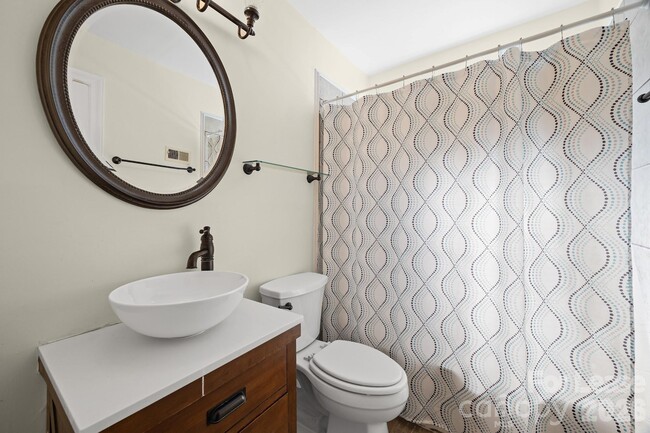 Building Photo - 216 Sylvania Ave