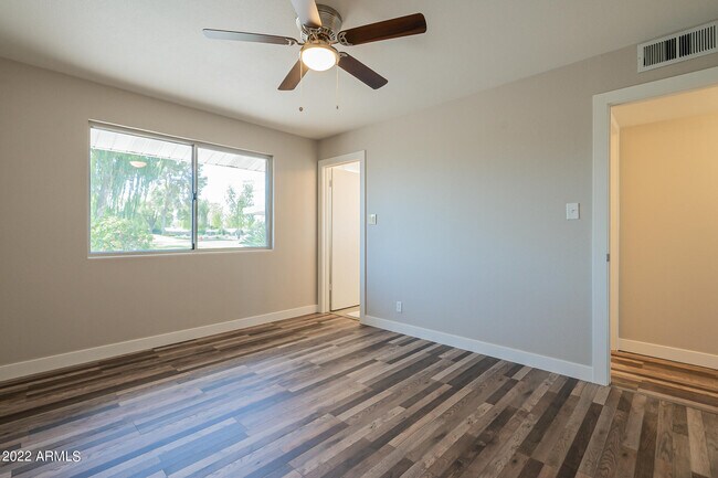 Building Photo - 12019 N Hacienda Dr