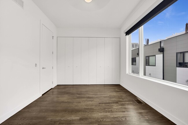 Building Photo - 1017 N Cleveland Ave