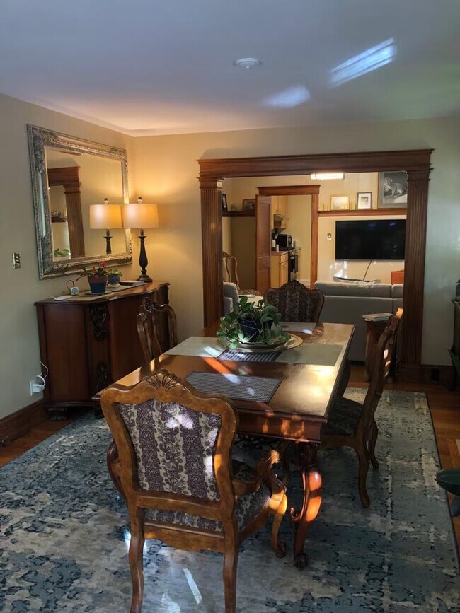 Building Photo - 112 Manthorne Rd