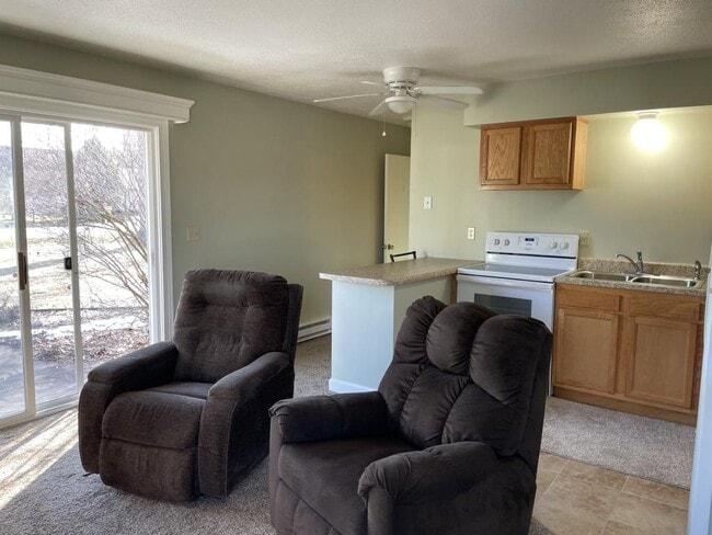 Building Photo - 1655 Pheasant Run