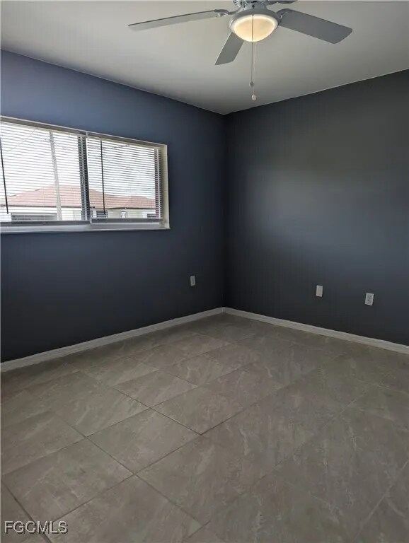 Building Photo - 2405 Mansfield Ave S