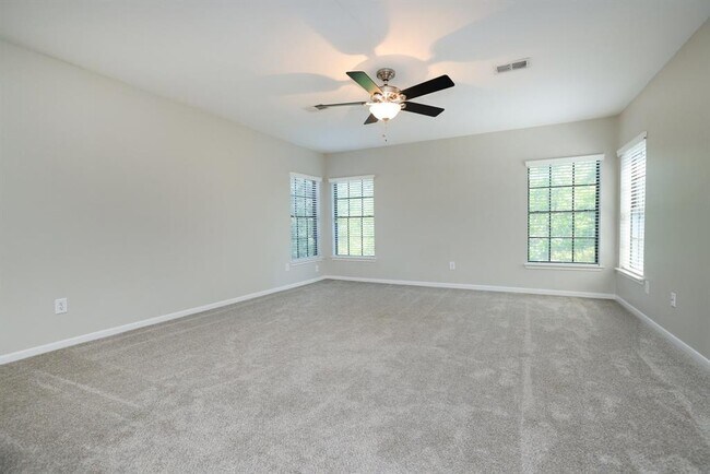 Building Photo - 17318 Shadow Valley Dr