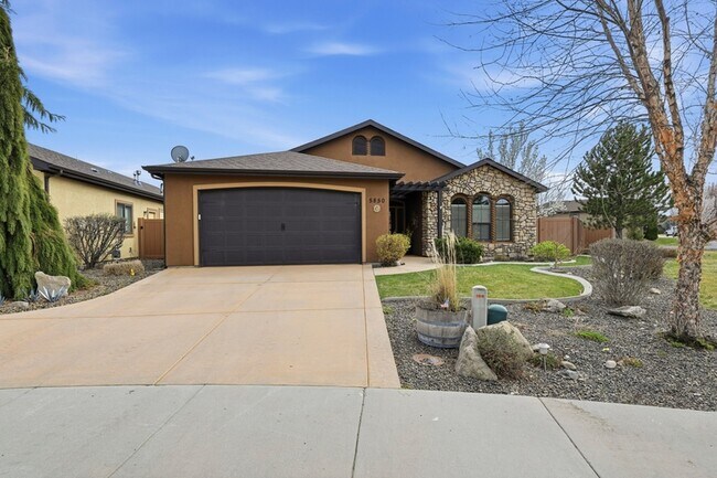 Building Photo - 5850 N Rio Lomas Ave