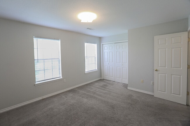 Building Photo - 602 Camellia Dr