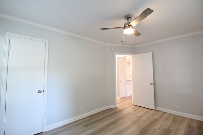Building Photo - 2 Bedroom 1 Bath Near KU Med