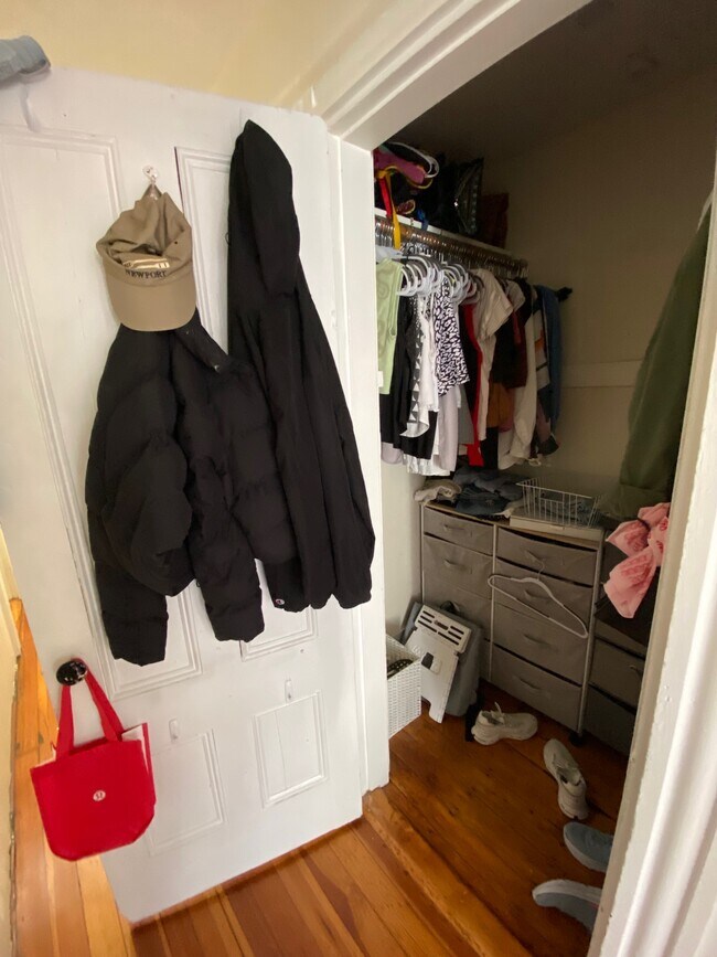 Building Photo - 53 Joy St