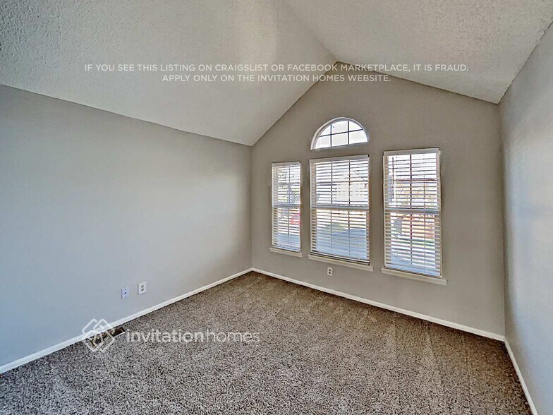 Building Photo - 2977 S Bahama St