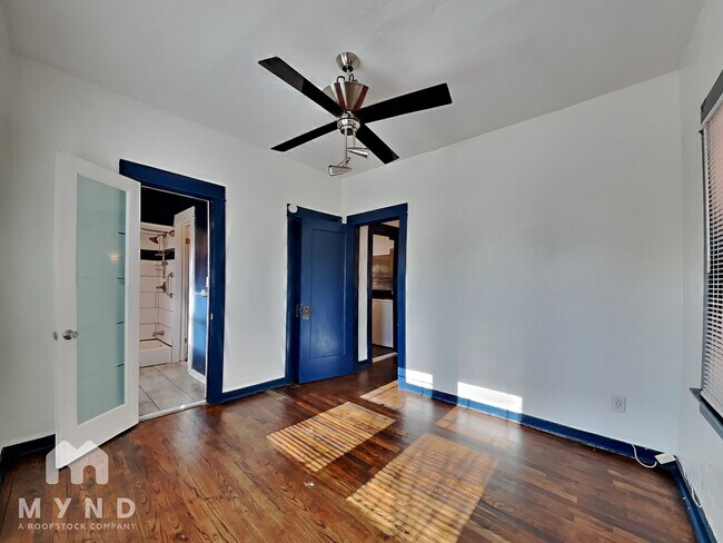 Building Photo - 312 E 19th St