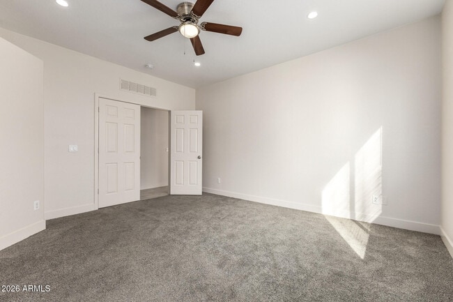 Building Photo - 5665 W Laurie Ln