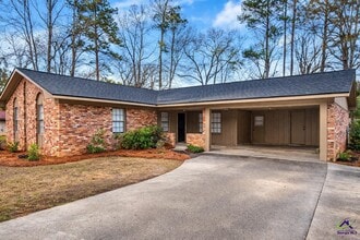 Building Photo - 414 Forest Lake Dr