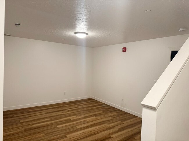 Building Photo - 359 N 700 W