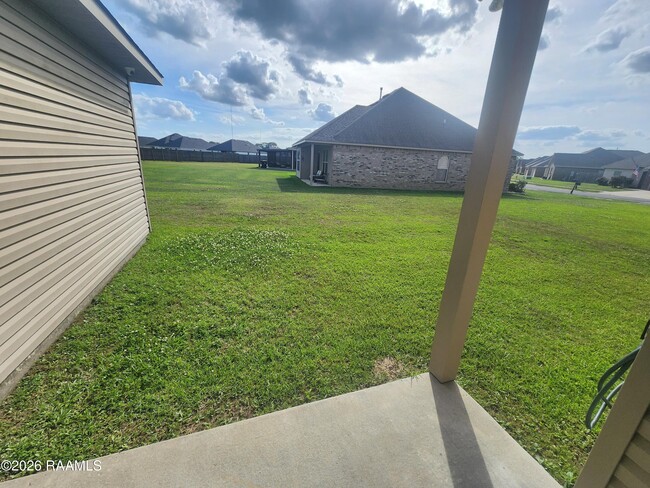 Building Photo - 417 Elwick Dr