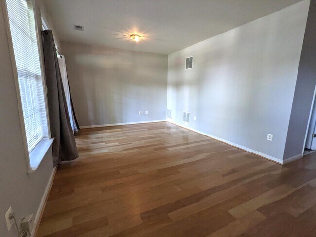 Building Photo - 13996 Khalid Ln
