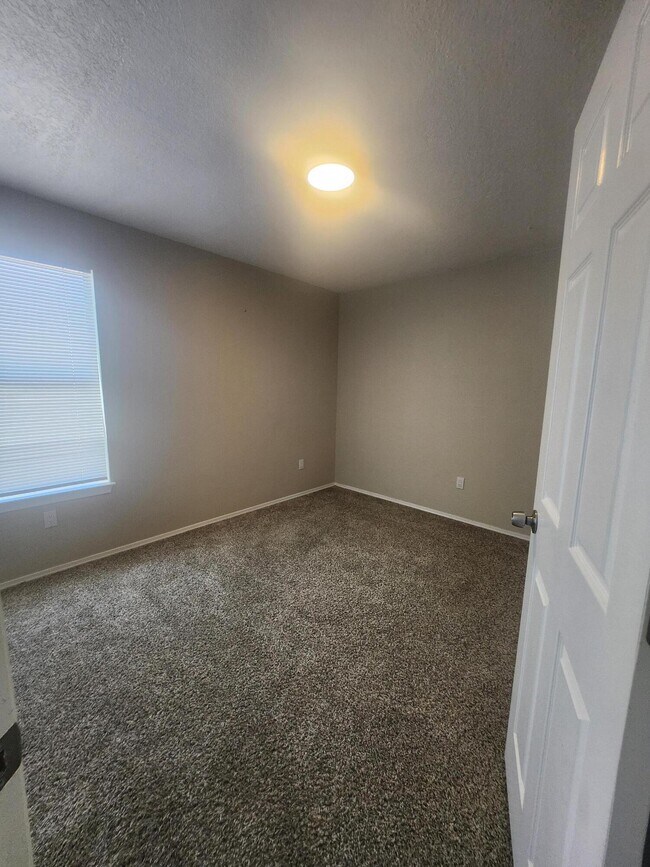 Building Photo - 7720 Ranchwood Dr NW