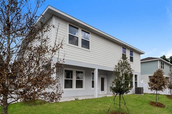 Building Photo - 812 E Voorhis Ave