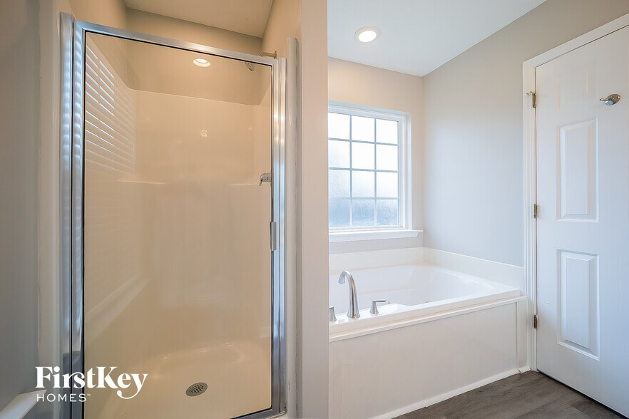 Building Photo - 404 Meadowview Trail