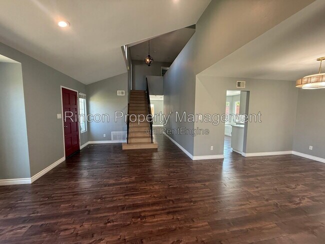 Building Photo - 13106 Knotty Pine St
