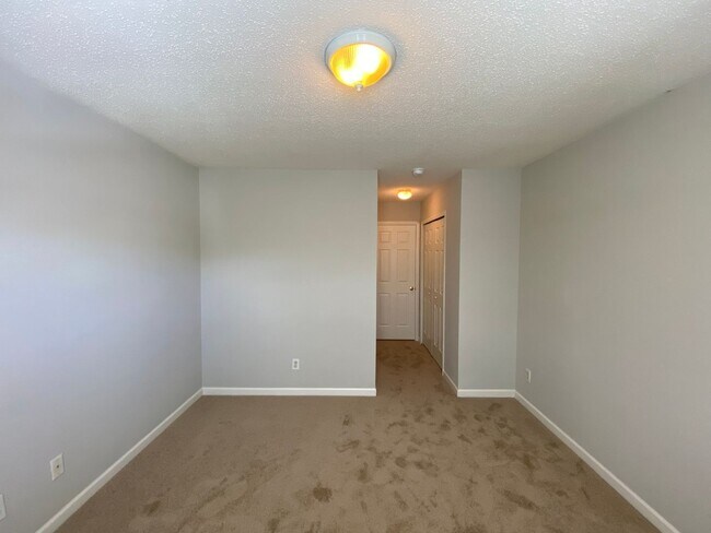 Building Photo - 3006 Kensington Pl
