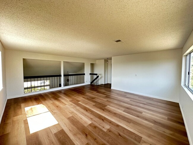 Building Photo - Benicia House in a Desired Location