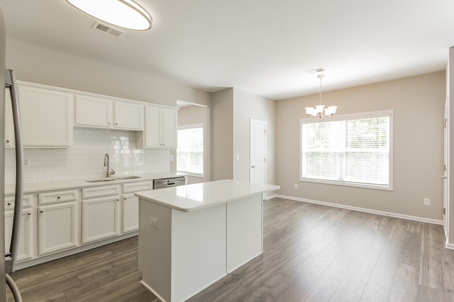 Building Photo - 1070 Sutherland Dr