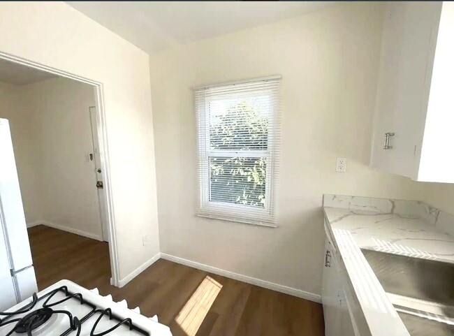 Building Photo - Charming Studio in National City – Private...