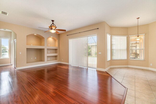 Building Photo - 611 Oceanside Blvd