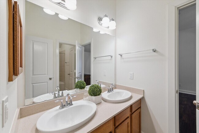 Building Photo - 11 Knotwood Ct