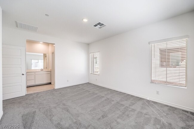 Building Photo - 600 N Carriage Hill Dr