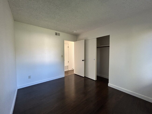 Building Photo - 2170 McGregor Dr