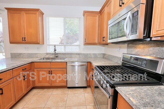 Building Photo - 3403 Oselot Way