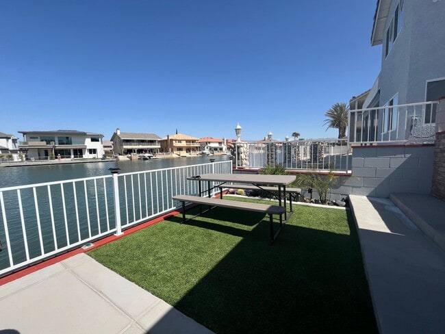 Building Photo - 3bdr 2 bth with a Bonus Room in Spring Val...
