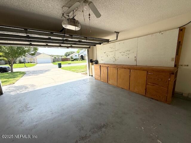Building Photo - 1921 Willesdon Dr W
