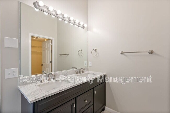 Building Photo - 236 Burgandy Hill Rd