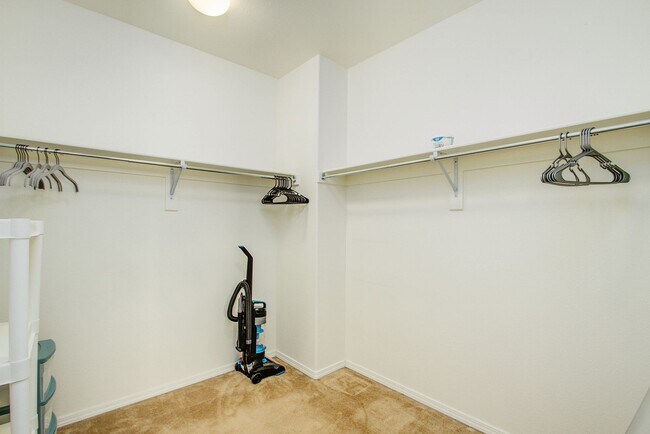 Building Photo - Stylish & Convenient Furnished Condo for Rent
