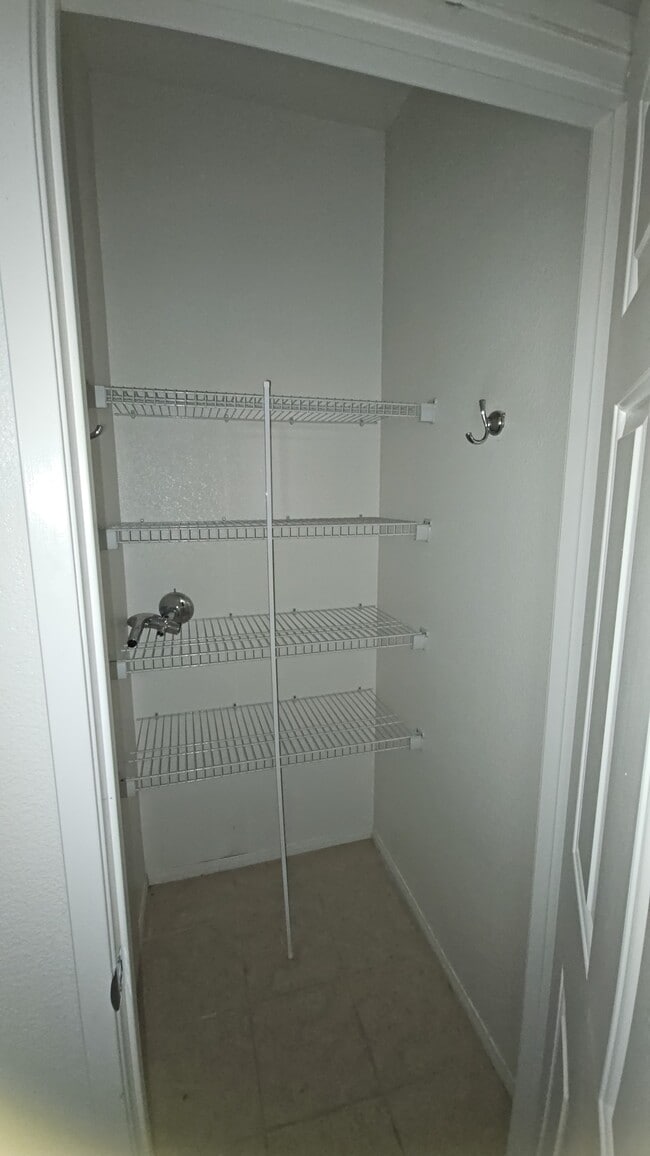 Building Photo - 5837 W Ave K-2