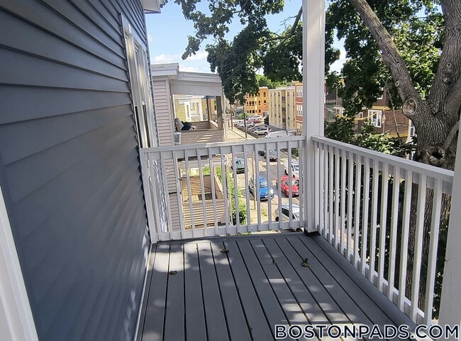 Building Photo - 17 Verrill St