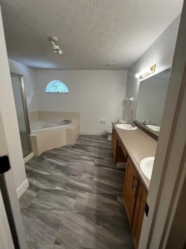 Building Photo - 7855 Fairfax Loop Dr