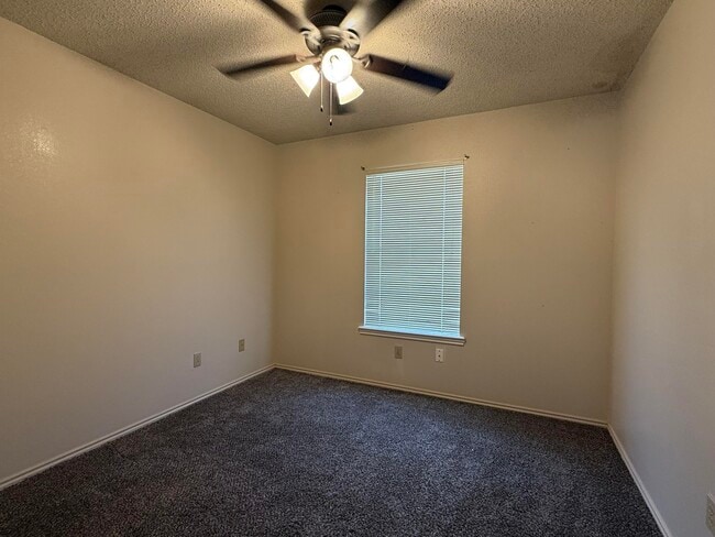 Building Photo - 9717 Blandon Ave