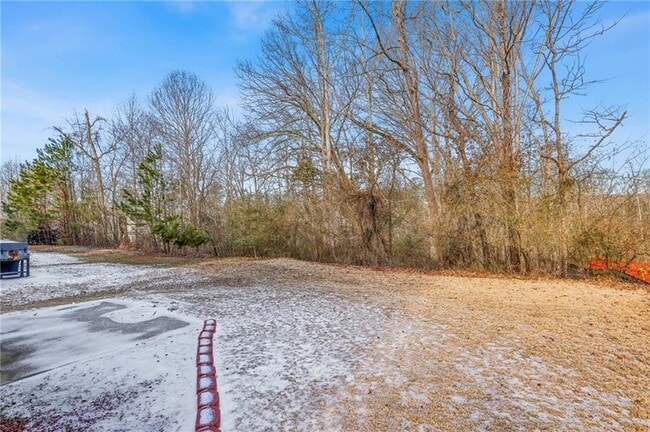 Building Photo - 3145 Englewood Dr