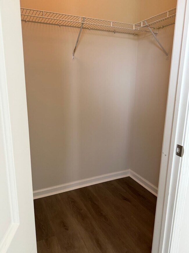 Building Photo - Hidden Springs II Condos